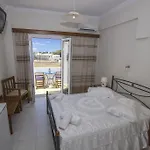 Petra Nera מלון 2*