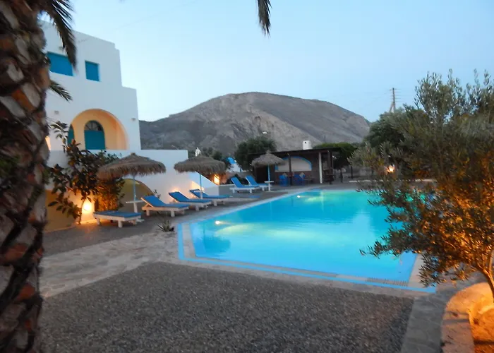 Petra Nera 2* Perissa (Santorini)