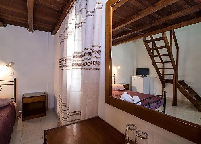 Petra Nera Hotel Perissa (Santorini)