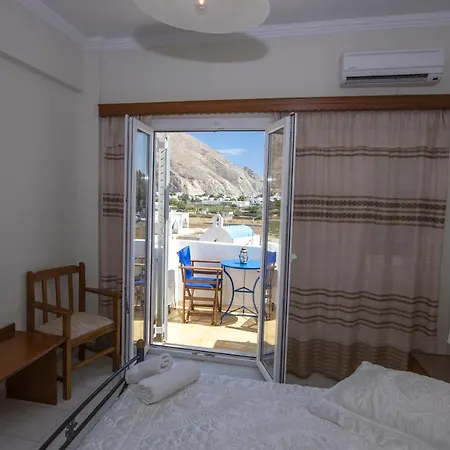 Petra Nera Hotell Perissa (Santorini)