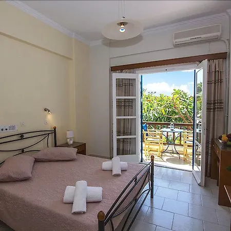 Petra Nera Hotel Perissa (Santorini)