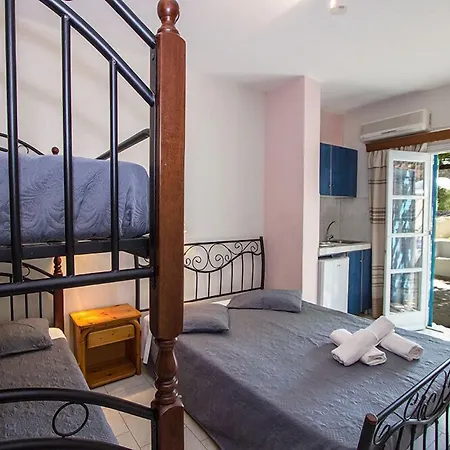 Petra Nera Hotel Perissa (Santorini)
