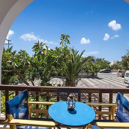 Petra Nera 2* Perissa (Santorini)