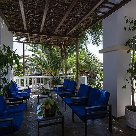 Otel Petra Nera Perissa (Santorini)