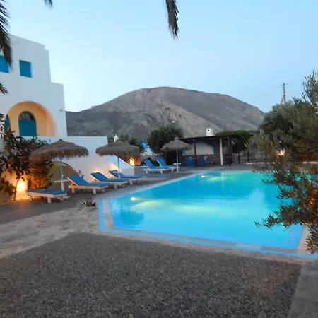 Petra Nera 2* Perissa (Santorini)