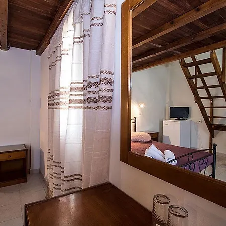 Petra Nera Hotell Perissa (Santorini)