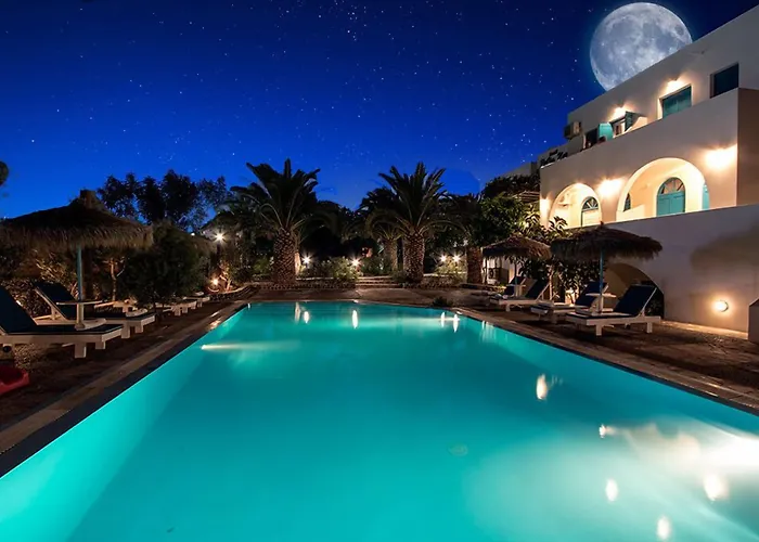 Petra Nera Perissa (Santorini)