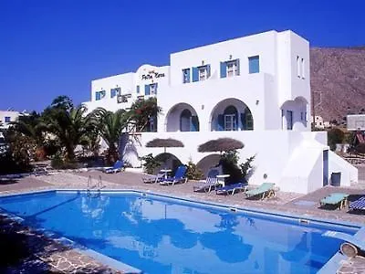Petra Nera 2* Perissa (Santorini)