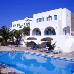 Petra Nera 2* Perissa (Santorini)