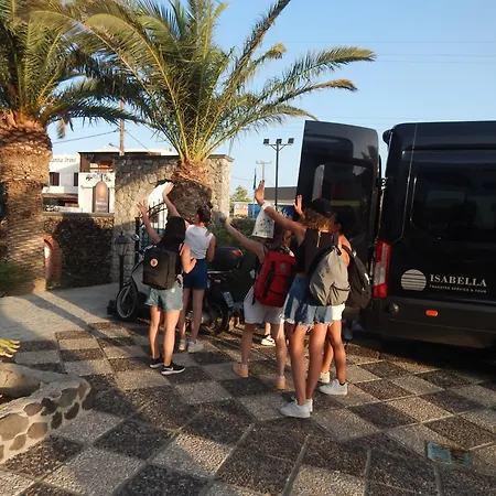 Petra Nera Perissa (Santorini)