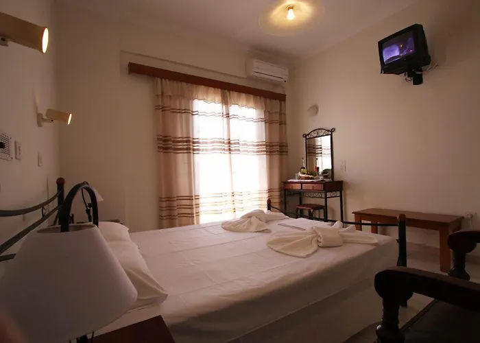 Hotel Petra Nera Perissa (Santorini)