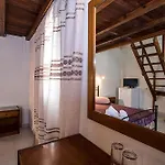 Petra Nera Hotel Perissa (Santorini)